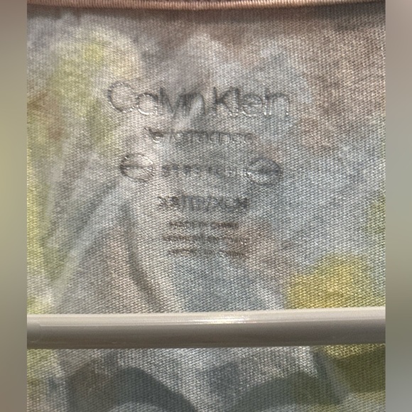 Calvin Klein tie dye t-shirt - Picture 2 of 2